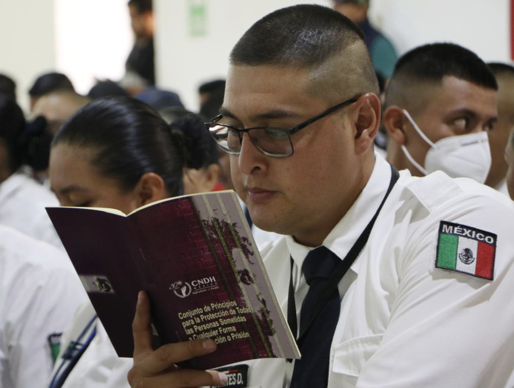 Capacitan a policías de Chimalhuacán en uso de la fuerza con apego a derechos humanos